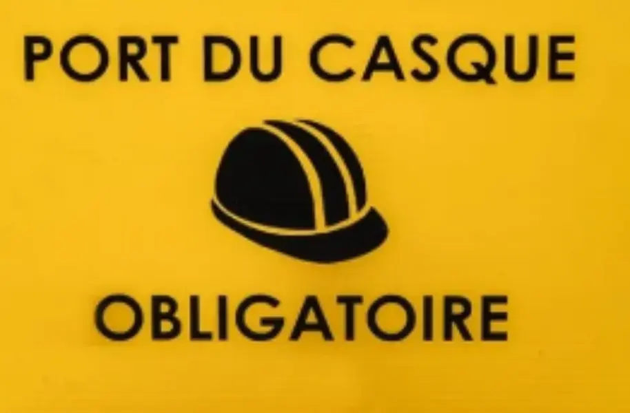 Port du Casque Obligatoire